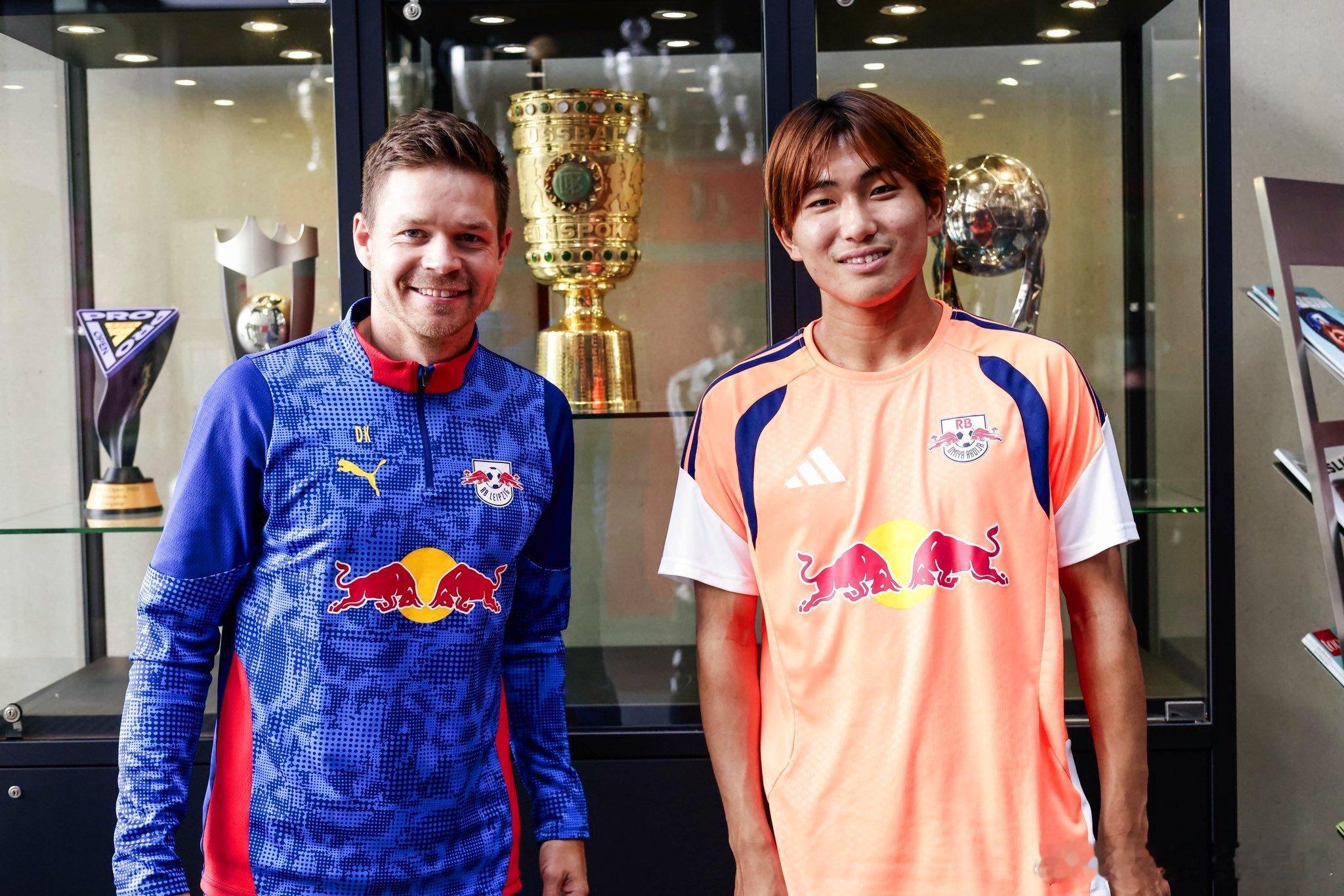 日本足球小将j league 德甲球队RB莱比锡近日官方宣布，正式签下日本J联赛