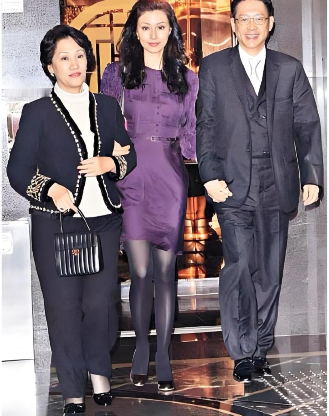 李嘉欣，年轻时是真漂亮，面相看着就很有福气。