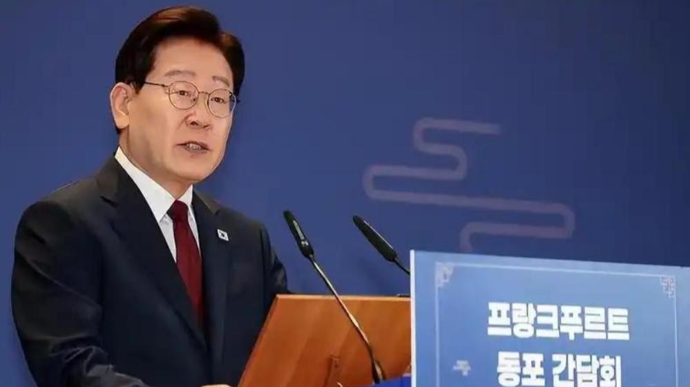 韩国兵役制度迎来大变革！

8月13日，总统李在明于青瓦台召开幕僚工作会议，官宣