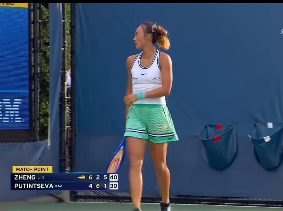 郑钦文2:1（6-4 2-6 6-1）普丁塞娃，晋级美网2026第三轮。排名重回