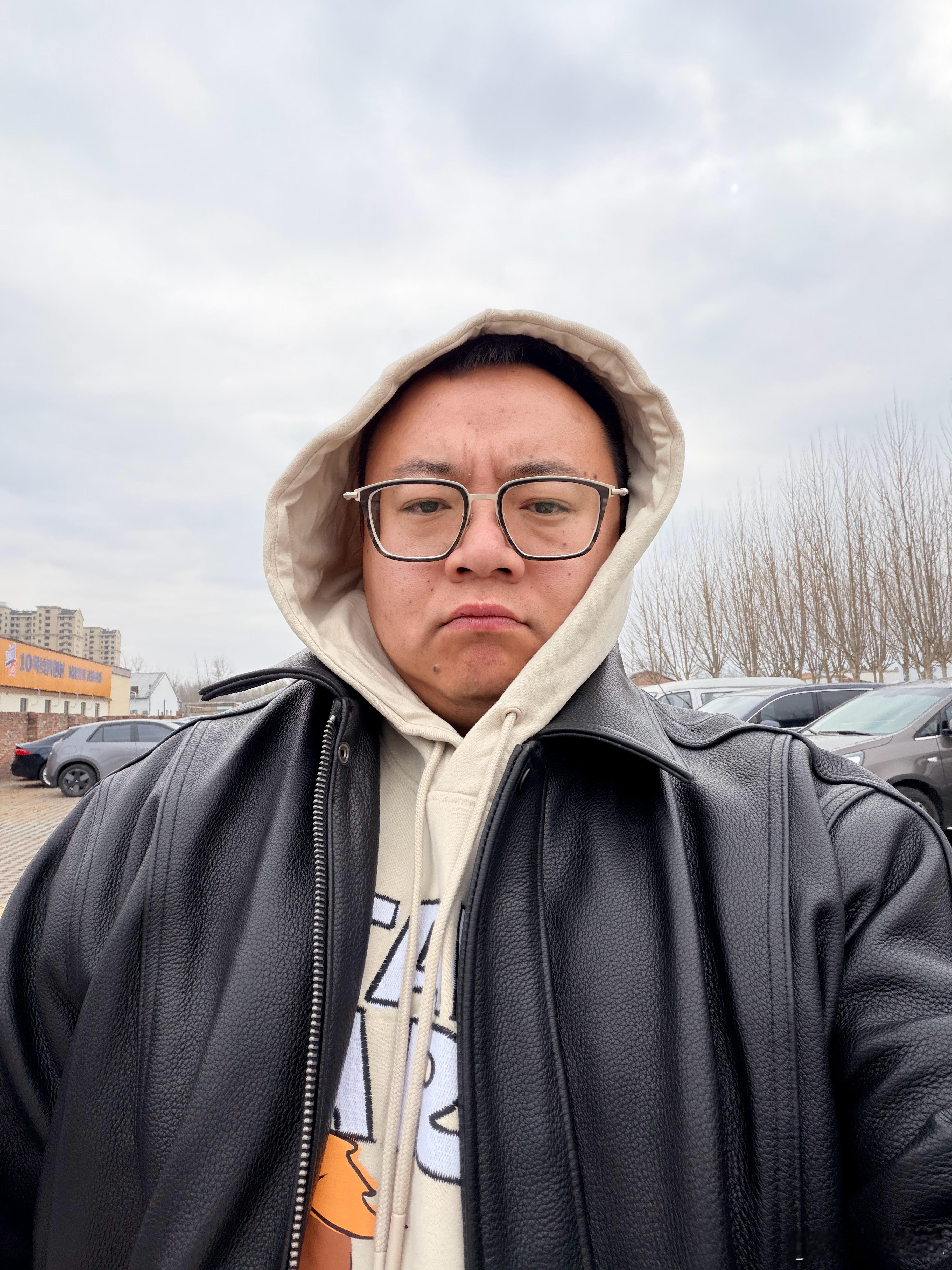 最近痴迷皮衣买了第二件你们觉得和第一件比咋样 