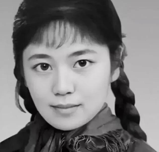 1977年，32岁女知青 刘琦 眼看着自己回城无望，便嫁给了一个农民，新婚夜，刘