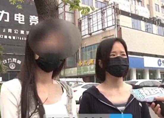 河南许昌，女子无意间发现，自己13岁的女儿锁骨位置多了个纹身。不是小花小草，不是
