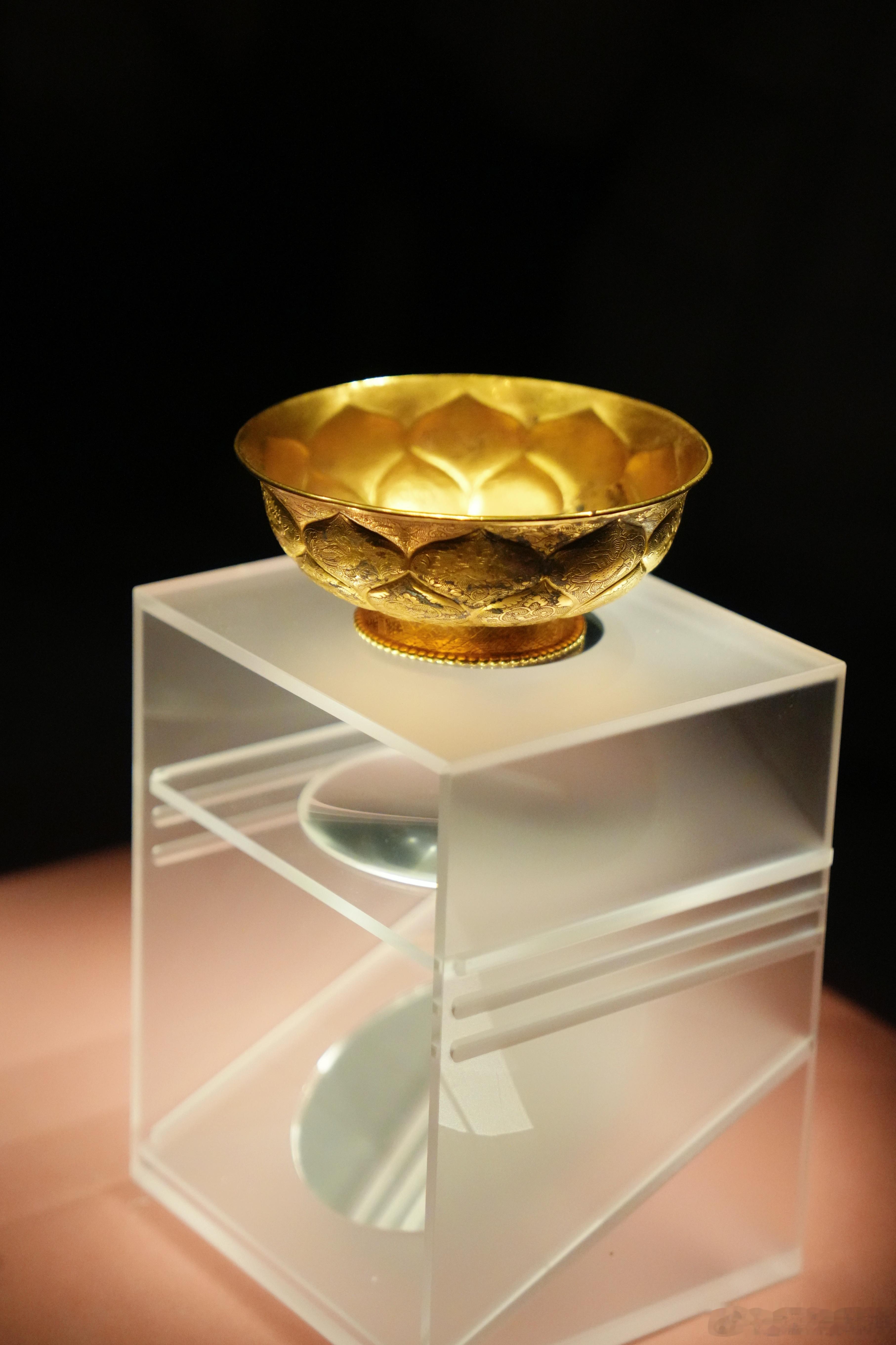 斗转星移，万物乾坤。中华文明，玉振金声。喜欢逛博物馆，是因为迷恋与文物相对时的触