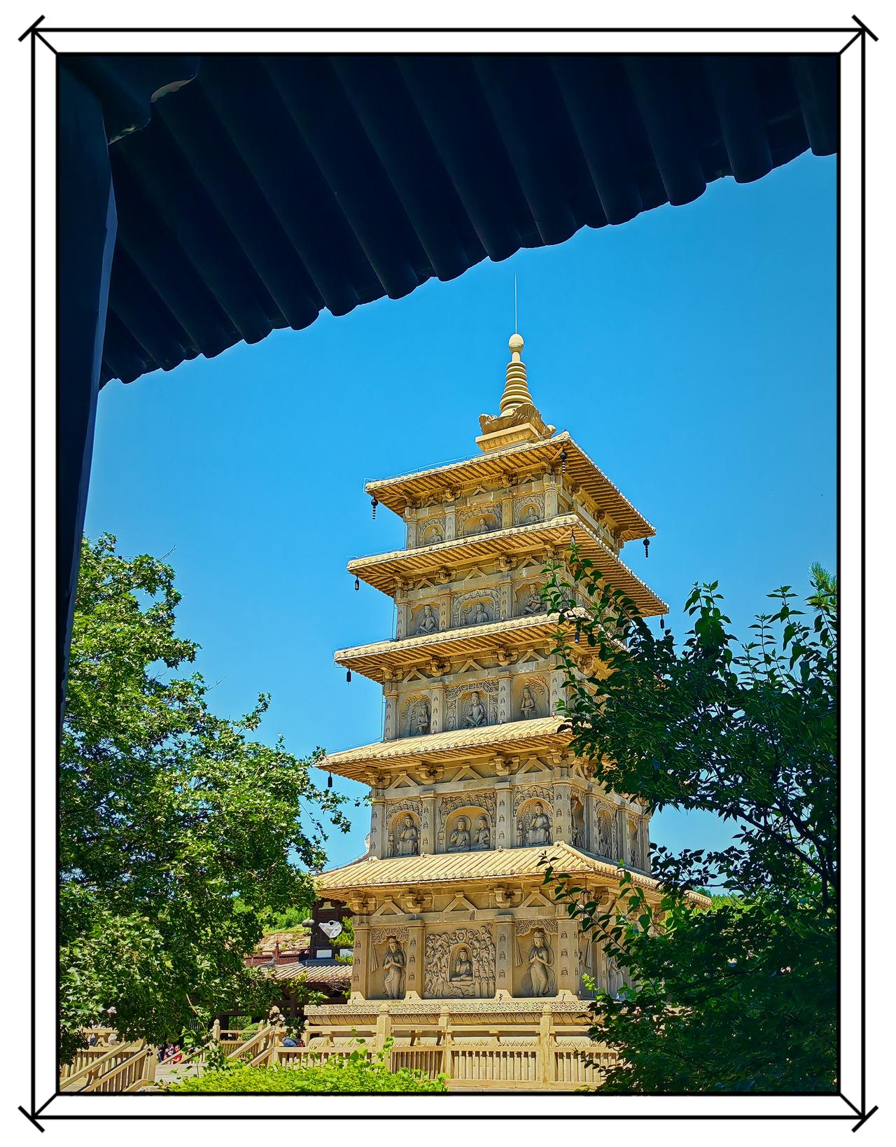 你旅行去到过最远的地方是山西大同云冈石窟风景
