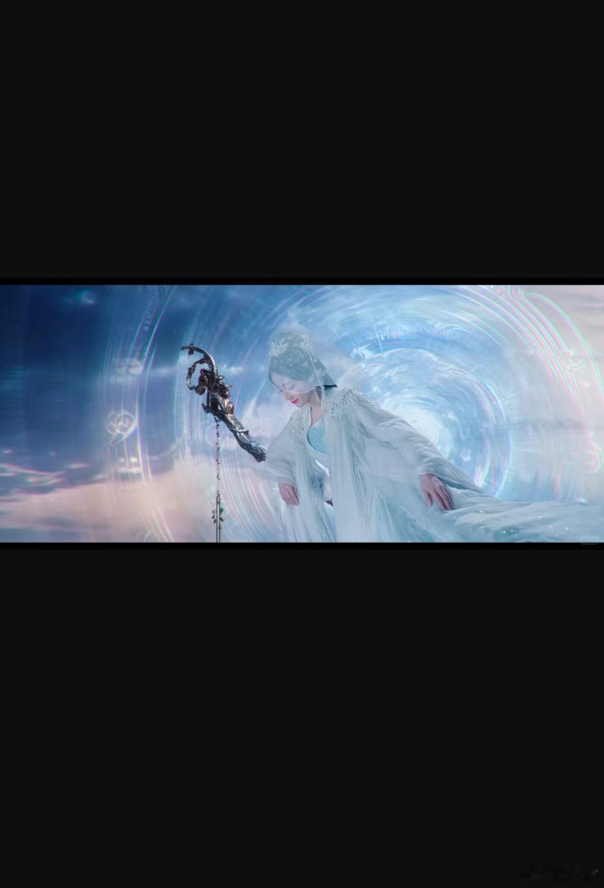 迪丽热巴粉丝抽抽乐超45万抽云包场座位数突破165000座，总价值495万+，抽