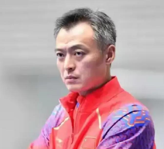他带出马龙，但这次赢马琳王皓，靠的不是金牌。
 
国乒选总教练，根本不是选“最会