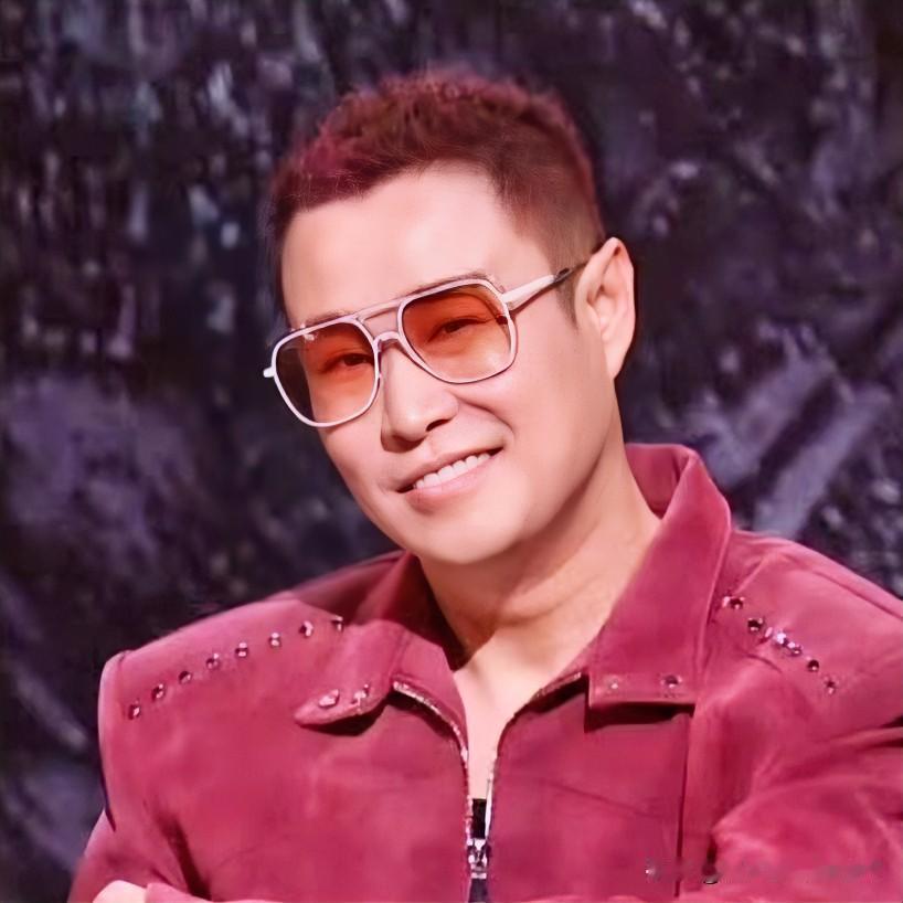我妈看“披荆斩棘的哥哥”看哭了
非让我给“小沈阳”投一票
但我有一个要求，如果小