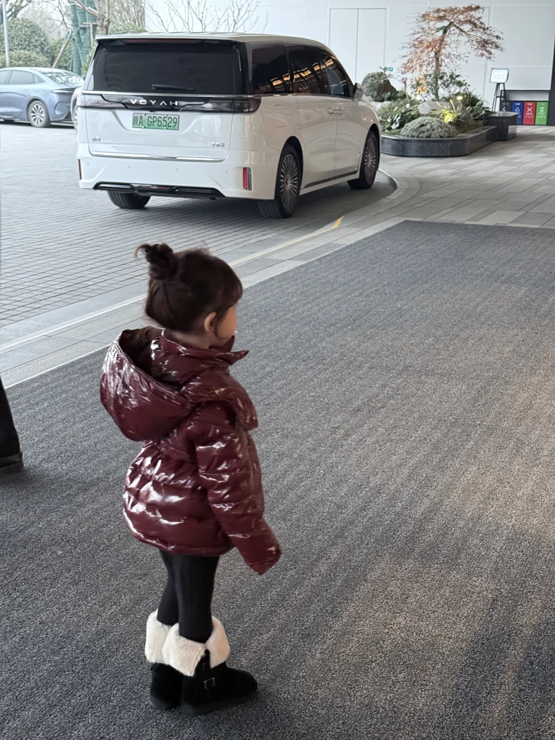过年当然要有红色，过年的羽绒服选好了