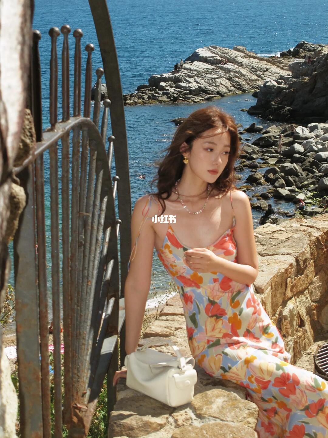 就这样走进了Tossa小镇的夏天。