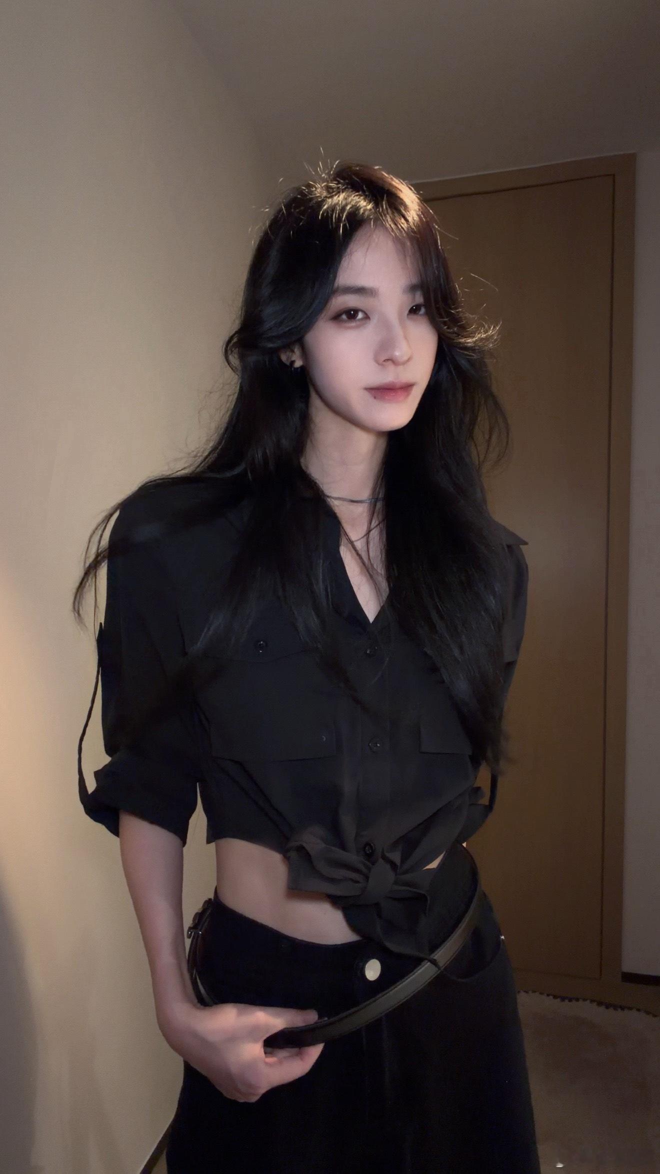 林思彤77[超话] 恨来恨去不过是恨我不够爱你 ​​​