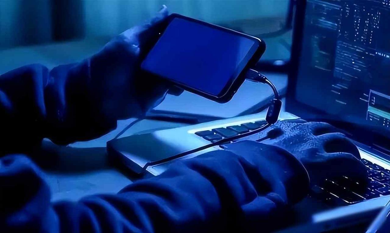 卫星天天盯着，工厂不敢拍照片，渔民捞出铁疙瘩

美国在天上有几十颗卫星在转，光学