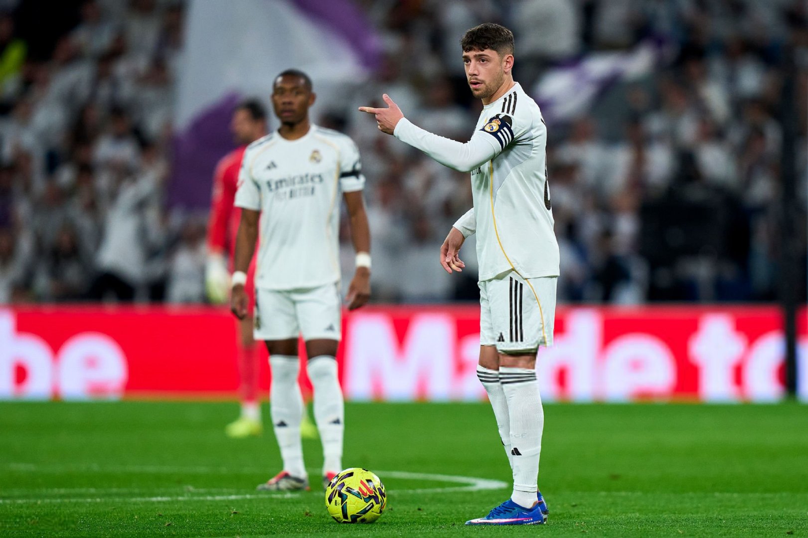 【半场】皇家马德里0-1赫塔菲赫塔菲世界波破门，皇马半场落后1球西甲联赛 皇马v