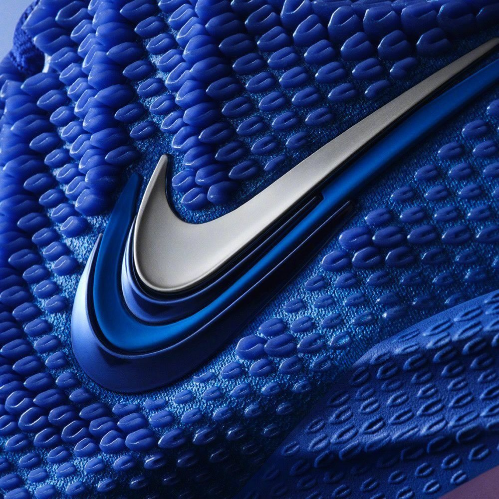 克拉克的签名鞋Nike Caitlin 1 