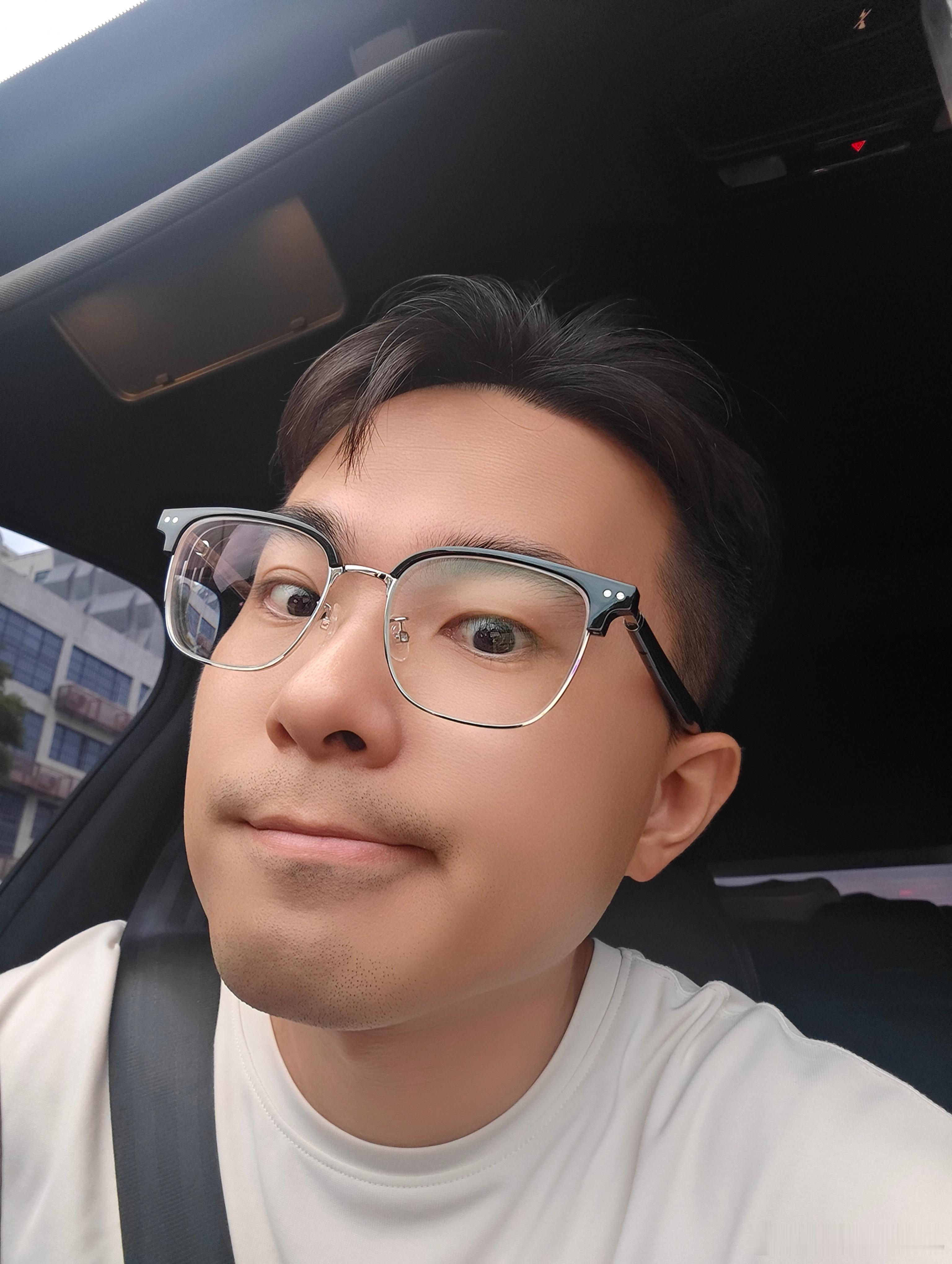 小米眼镜配好了，这粗大的镜腿还是需要习惯下的！ ​​​