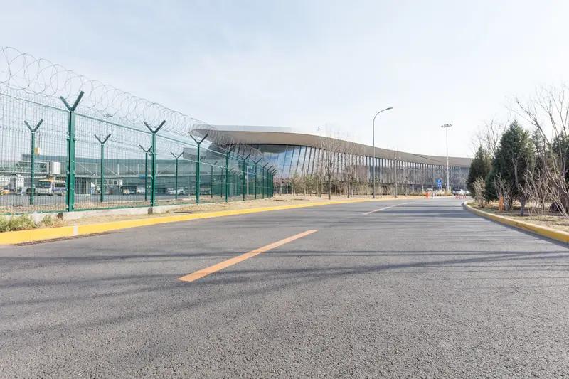 憋屈了二十多年，这座民用机场终于有点盼头了，“十五五”规划正在论证中。想想这二十