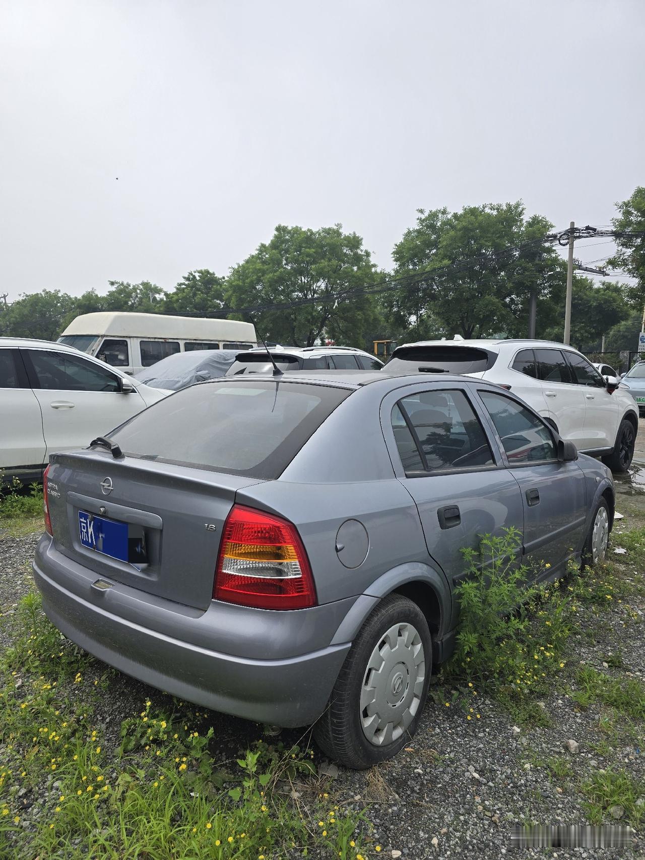 国内比较少见的小汽车，欧宝雅特五门掀背版
这辆车是欧宝雅特G五门掀背版也是欧洲市