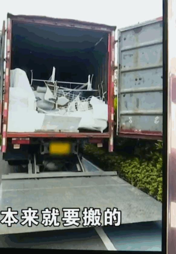 物业真离谱！杭州，一女子租下月租8500元的130方大宅，从南京叫大货车搬家，车