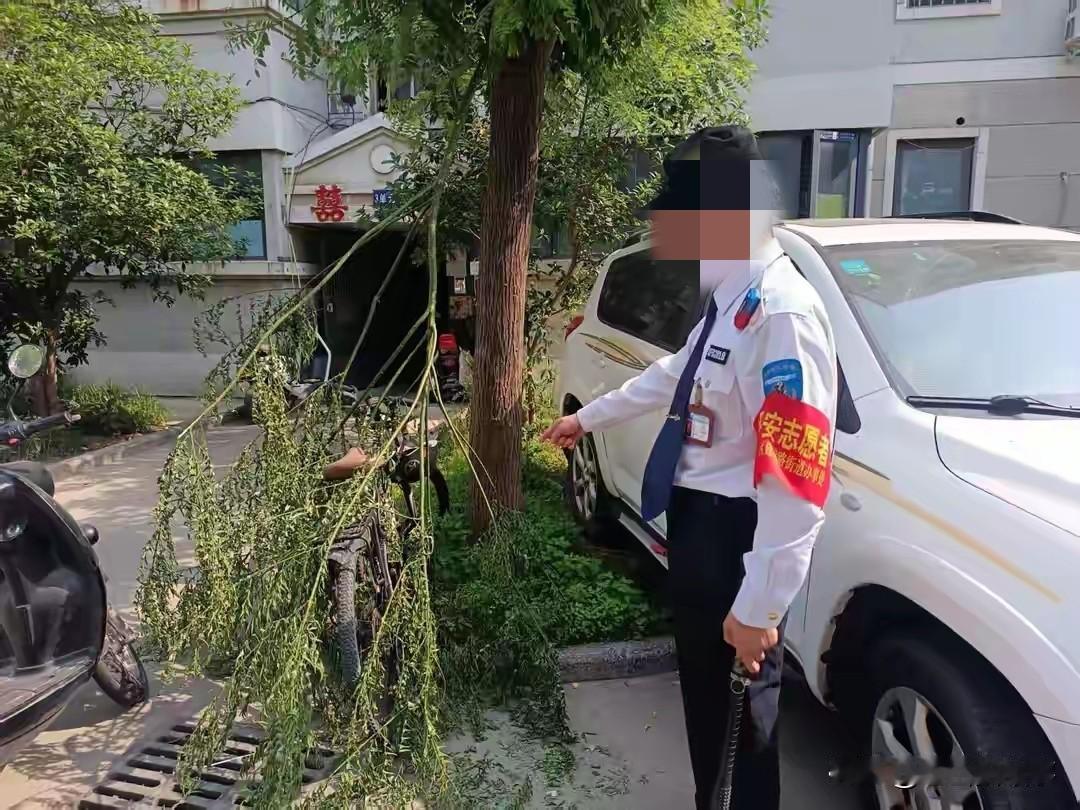 干过新闻的人都知道，一张图片其实就是一个小的说明文儿，让人一看就知道这是啥意思！