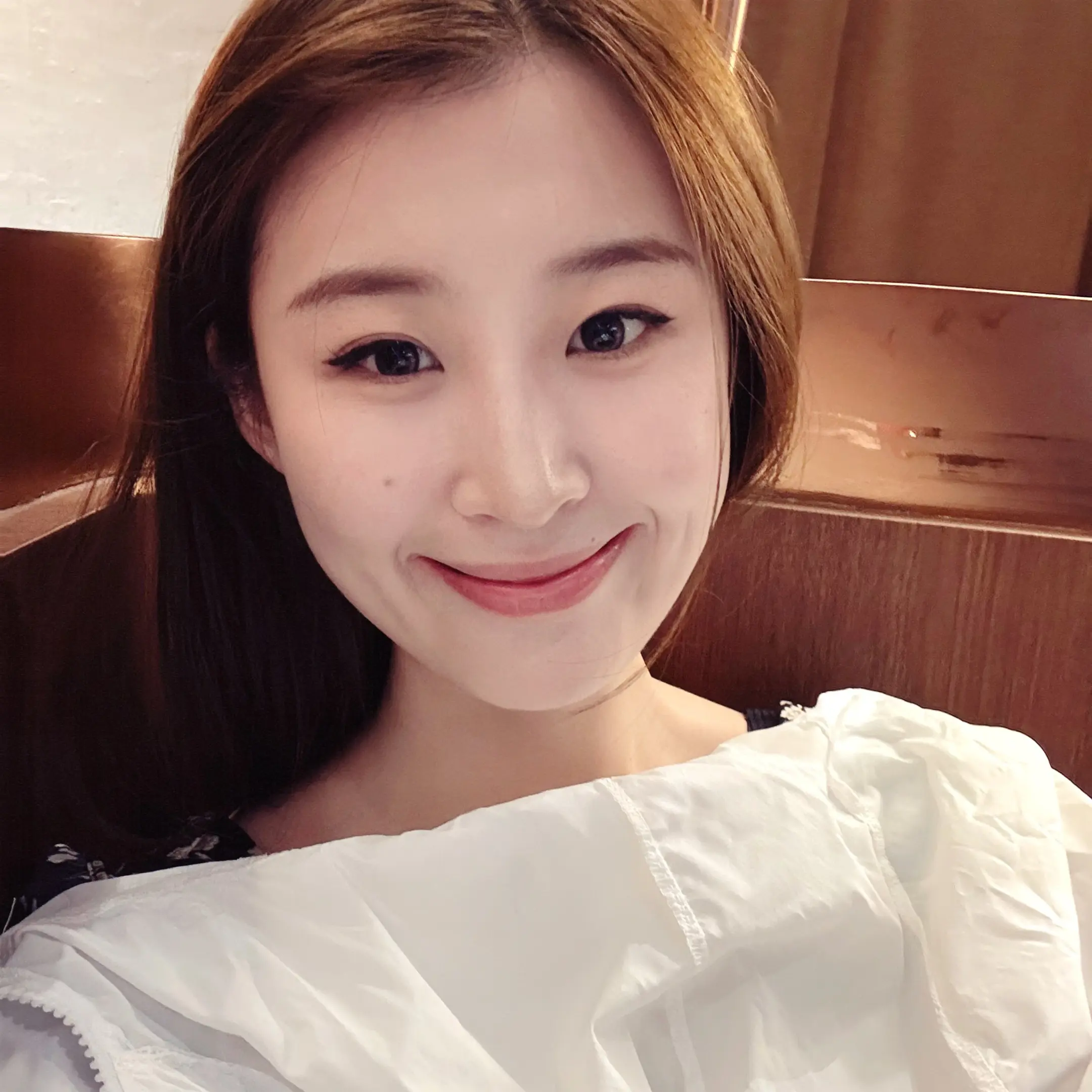 哭了那么多次 从来没有人因为心疼而擦拭你的眼泪