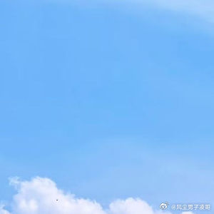 生活手记生活就像登山，有起有伏，有高有低。但只要抬头，永远有光。四月你好，愿我们