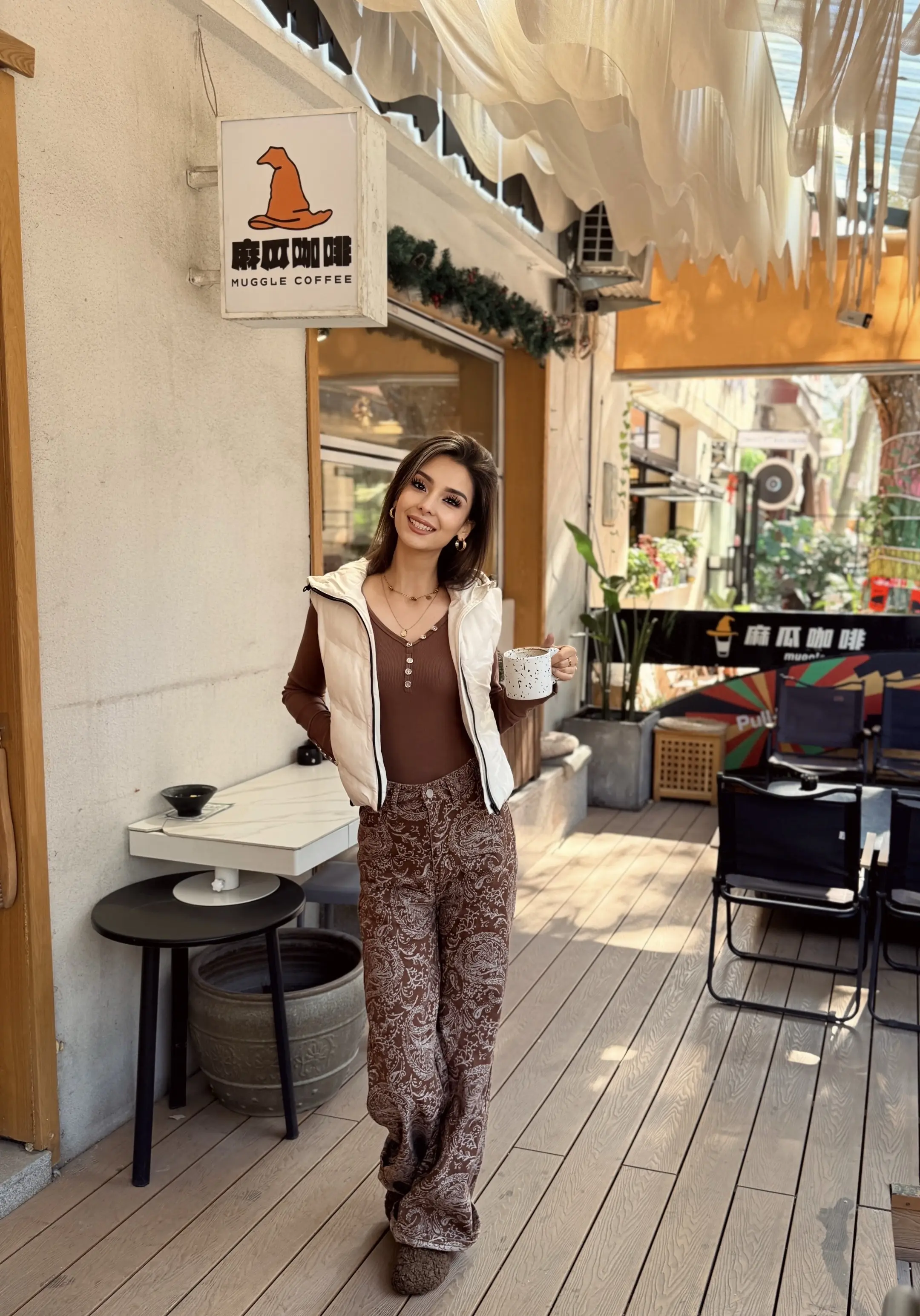 一个精神世界丰盈的女孩子 你和她炫耀什么都没有用 你唯一能向她展示的只...