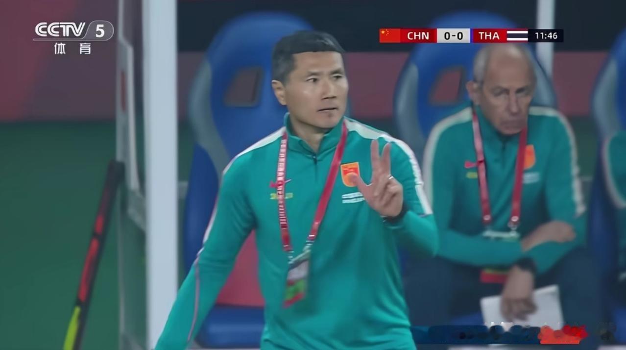 国足这水平进不了世界杯太正常了，杂乱无章，踢哪算哪。这批队员被征召了多少次，水平