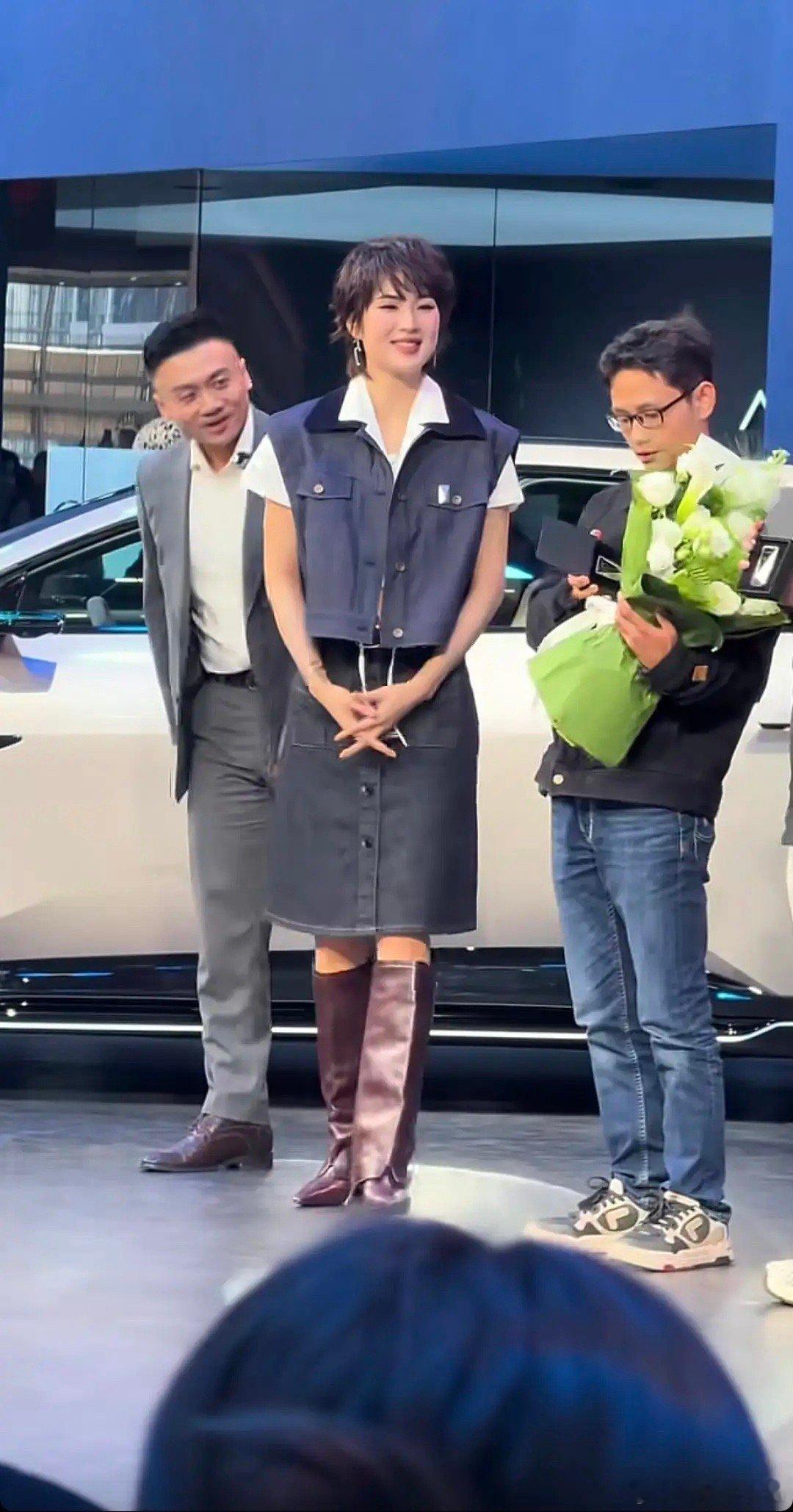 自从姚安娜进娱乐圈，那些小鲜肉再也没有营造富二代人设的了，因为真富二代来了！姚安