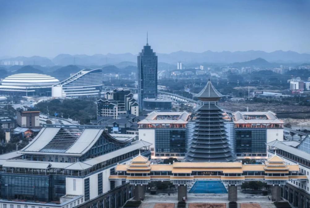 职场女性逆袭的15个黄金习惯
亲爱的朋友们大家好，我是海林小百科，今天我们来看看