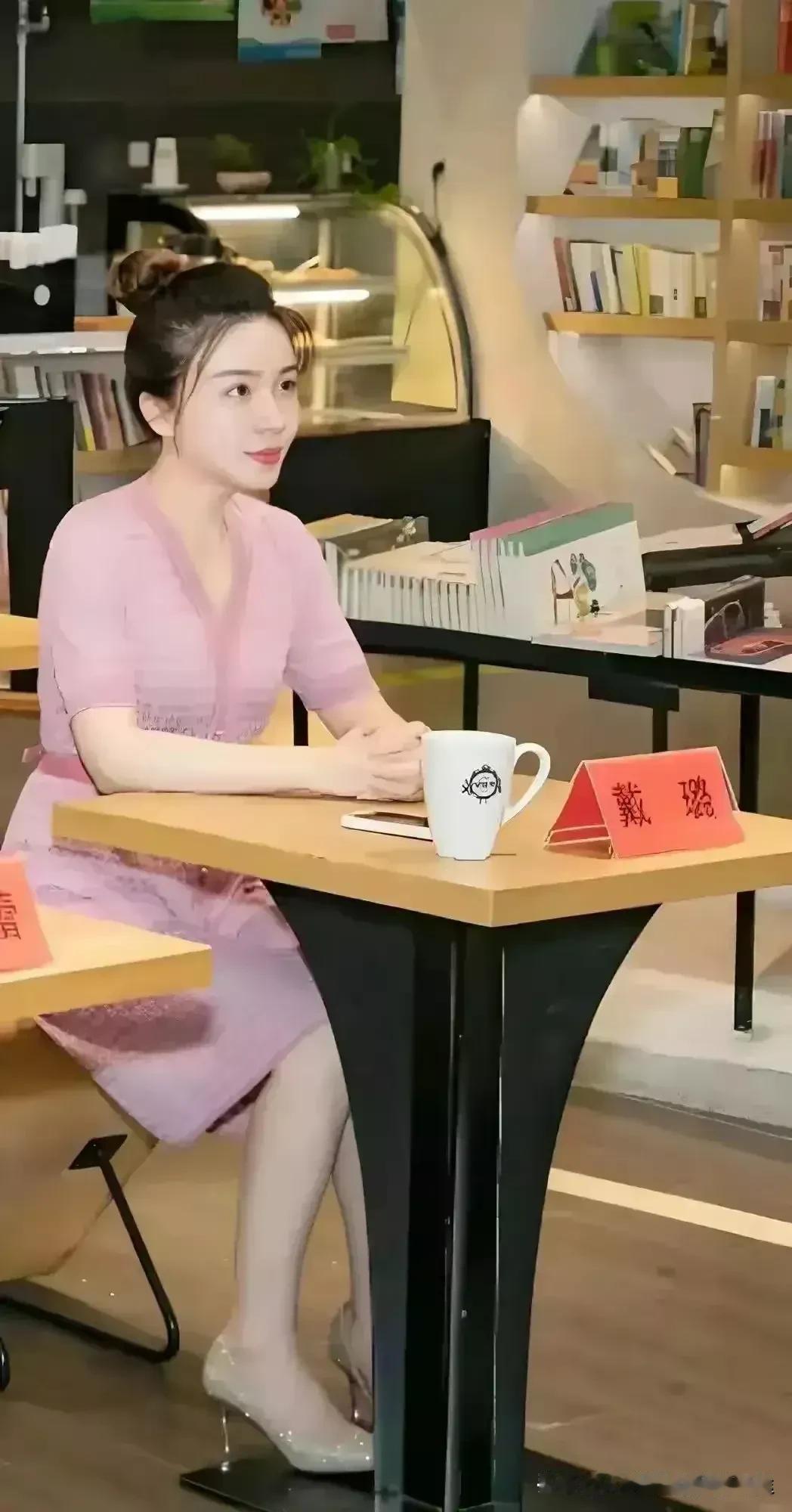 老公后悔当在时冲动下就把视频交去纪检机关了，应该用其他方式解决更周全吧！
设想一