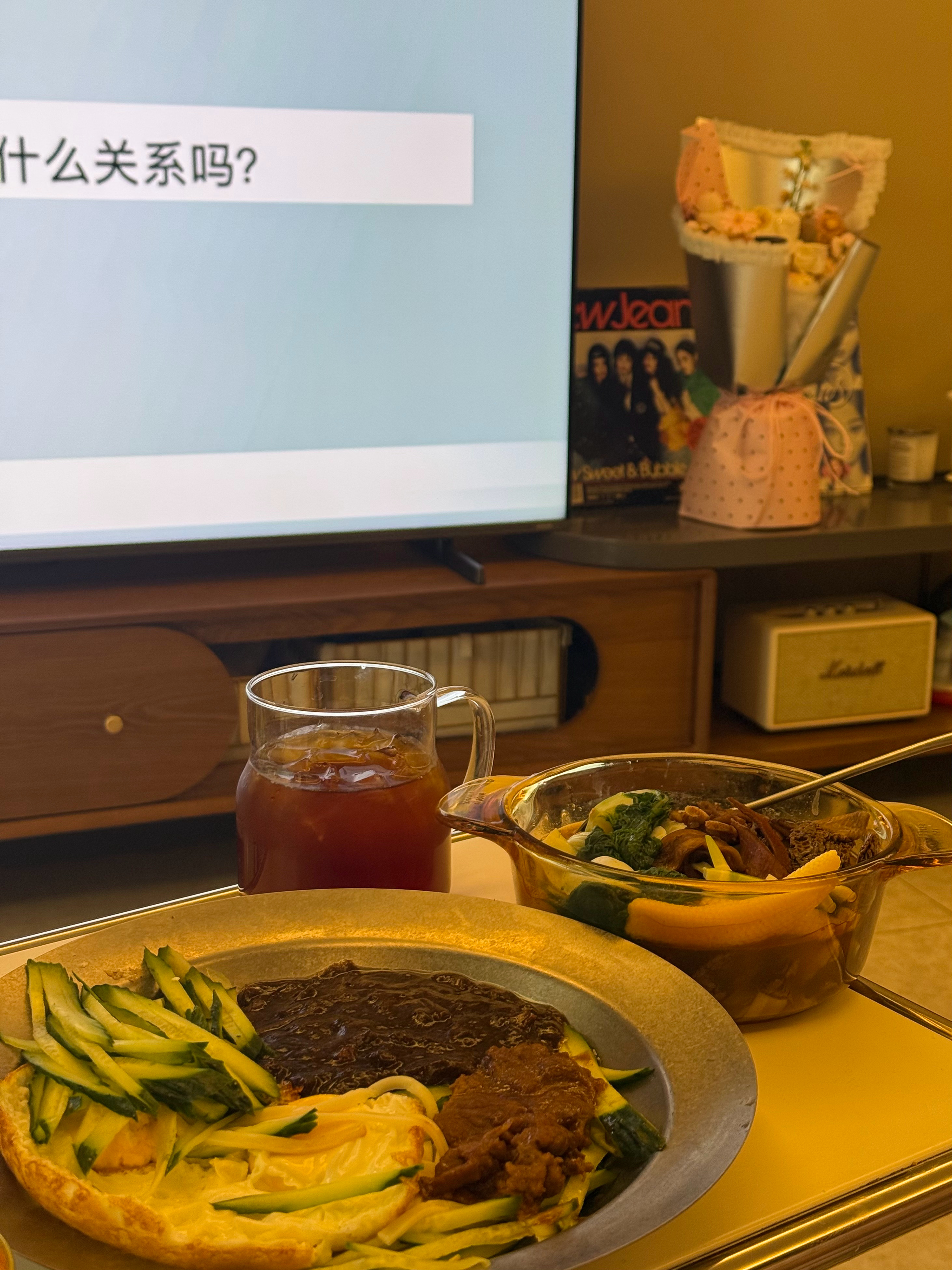 早上well！朋友来找我玩了！昨天吃了猪蹄宝膳，今天要去洗大澡吃自助，即将开始有