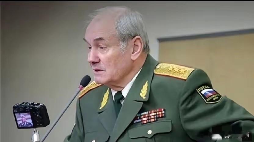 前俄罗斯将军列昂尼德·伊瓦绍夫说:俄罗斯正在面临战略性崩溃。他说，俄军在红军城和