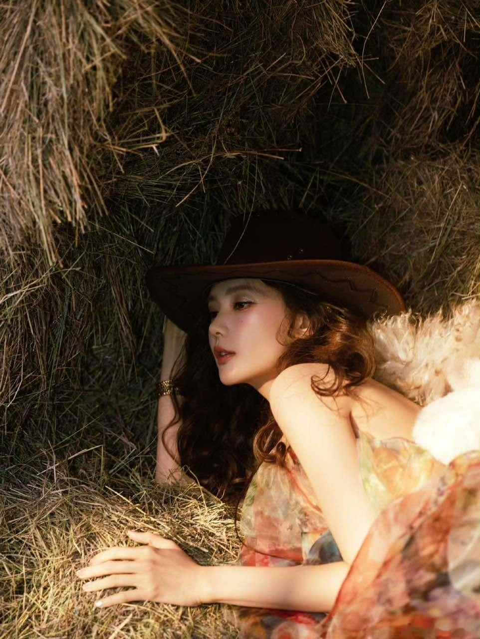 李一桐西部牛仔公主李一桐西部牛仔造型李一桐西部牛仔公主，太美了吧 