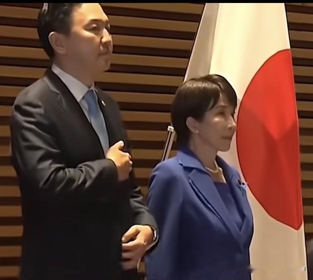 我就奇怪了，中国和俄罗斯不开放领空，蒙古总理是怎么飞到日本和高市早苗谈合作的？
