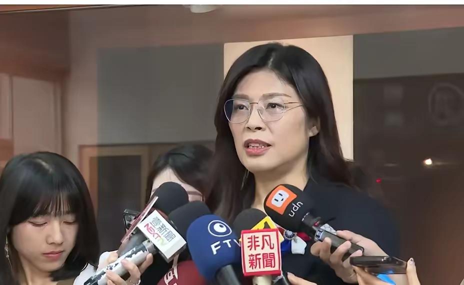 刚说要谈和平，转头又强调“中华民国”？这不是刚递出橄榄枝，又悄悄藏了根刺？  