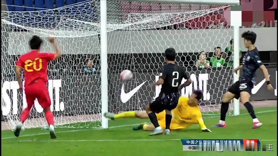 #国足# 就在刚刚，U19国足在陕西渭南举行的丝绸之路华山杯邀请赛上以2:0战胜