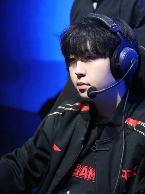 韩媒评选春季赛中韩赛区打野选手分级由姚剌总冠军[并不简单][并不简单]你认为是否