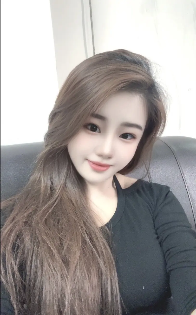 吃糖都不甜的年龄，你却问我快乐不快乐