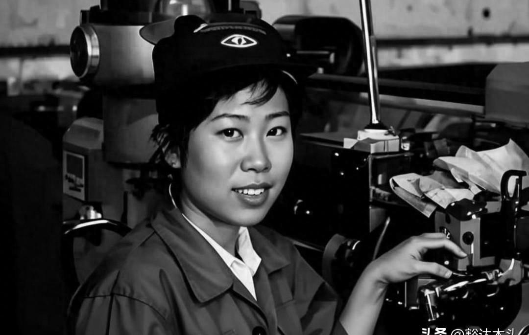 金印没烧化，人却没了，谁动了锅炉房的煤？
那天下午一点多，李如兰从车间出来，再没