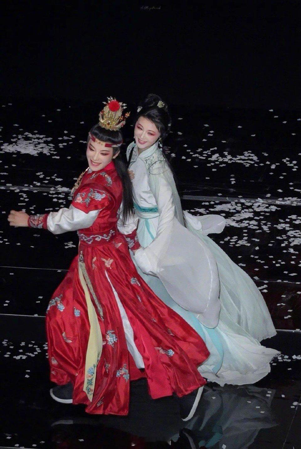 妈呀神图、、不行去演个电影吧陈丽君，多给我做点饭好吗，狂吃[干饭人] ​​​