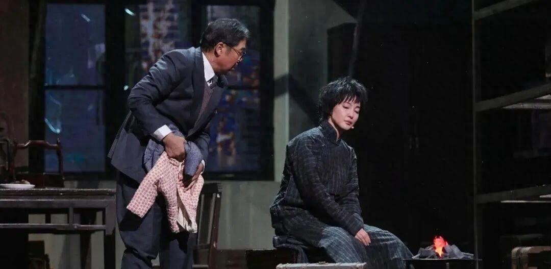 近期“最抓马”的内娱综艺，真能捧出下一个顶流？

两档演技综艺热播，学员即兴考核