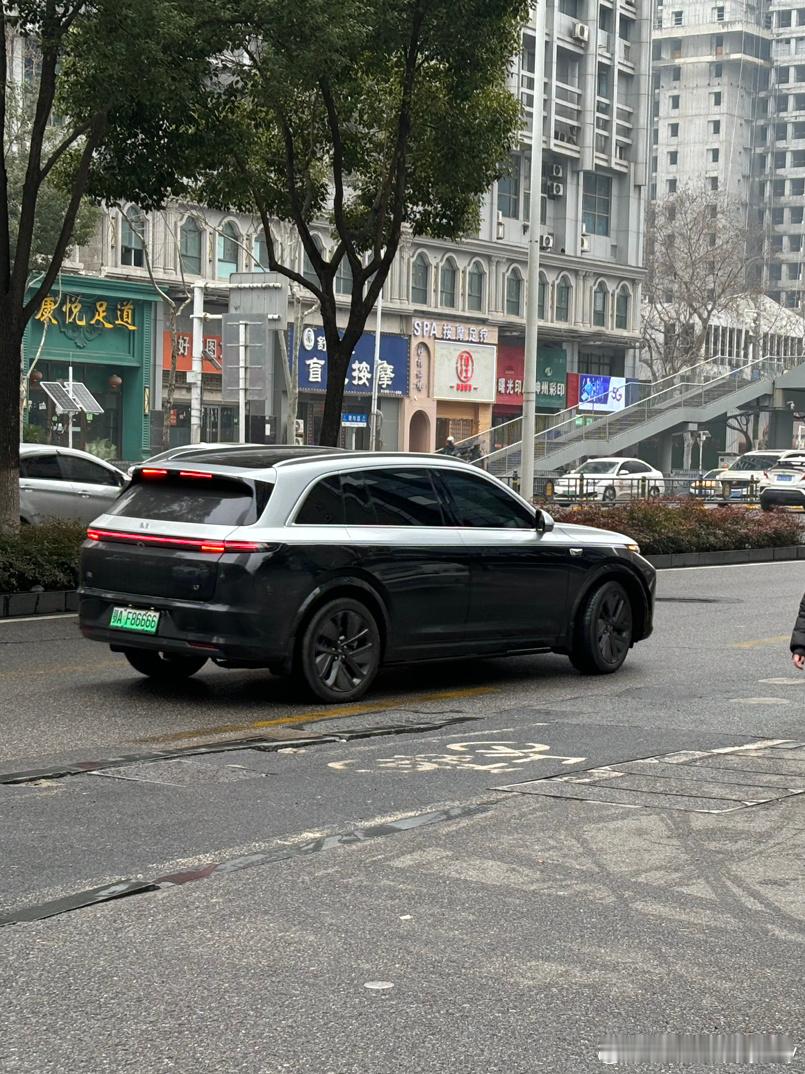 这位理想车主的理想，可能是一辆问界M9[思考][思考][思考] ​​​