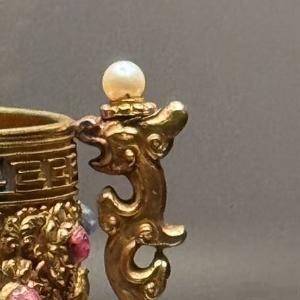 站在自己热爱的世界里，保持善良、保持勇敢，像星星一样，默默努力发光，时光不会辜负
