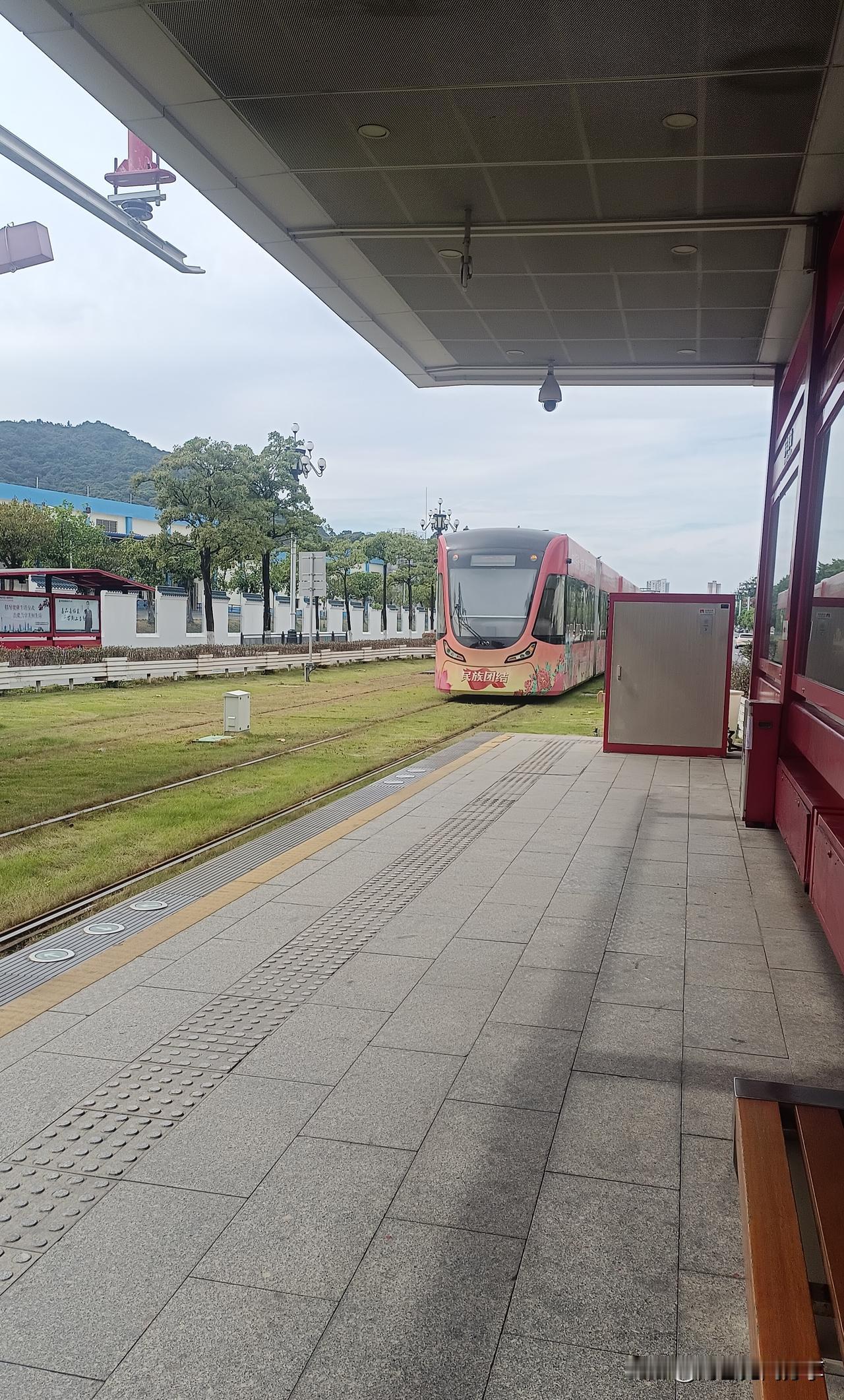 如果坐公交从永和去知识城、从永和去萝岗都要经过隧道。永和作为广州的一个重要经济支