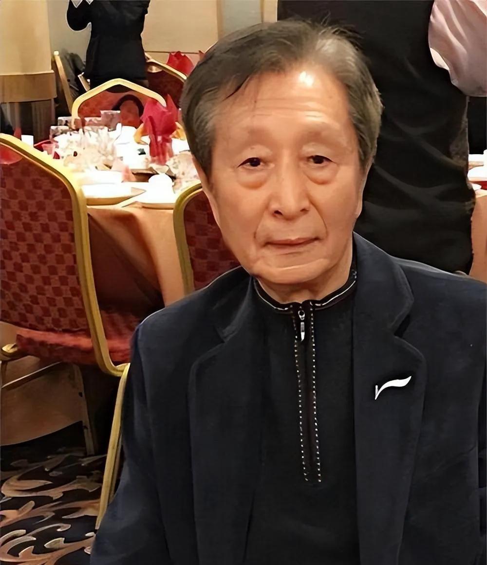 这恐怕是中国式父母最刺心的宿命！87 岁的宋世雄用自身经历印证：费尽心力把一双儿