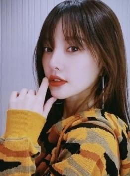 伊能静当年的“牵手门”，一夜之间把玉女打成“心机女”，谁还记得？
可她偏不信命。