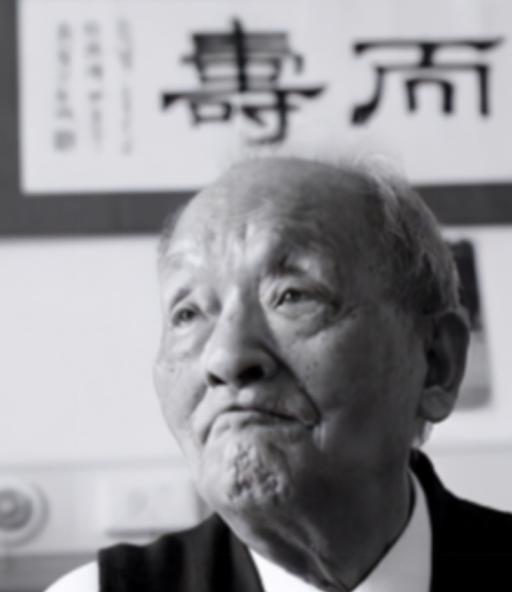 1957年毛主席视察武汉，在得知王盛荣只是建筑局里的一个副处长时勃然大怒，伟人当