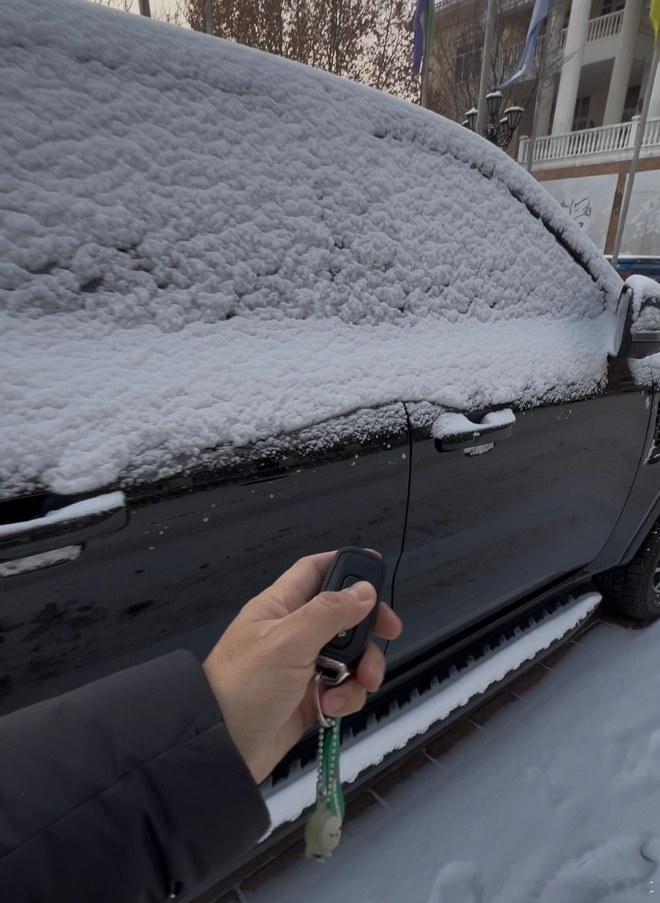 关于便携式风枪的一点购买建议，昨天北京这雪量，车上的积雪是很难吹开的，吹吹秋天风