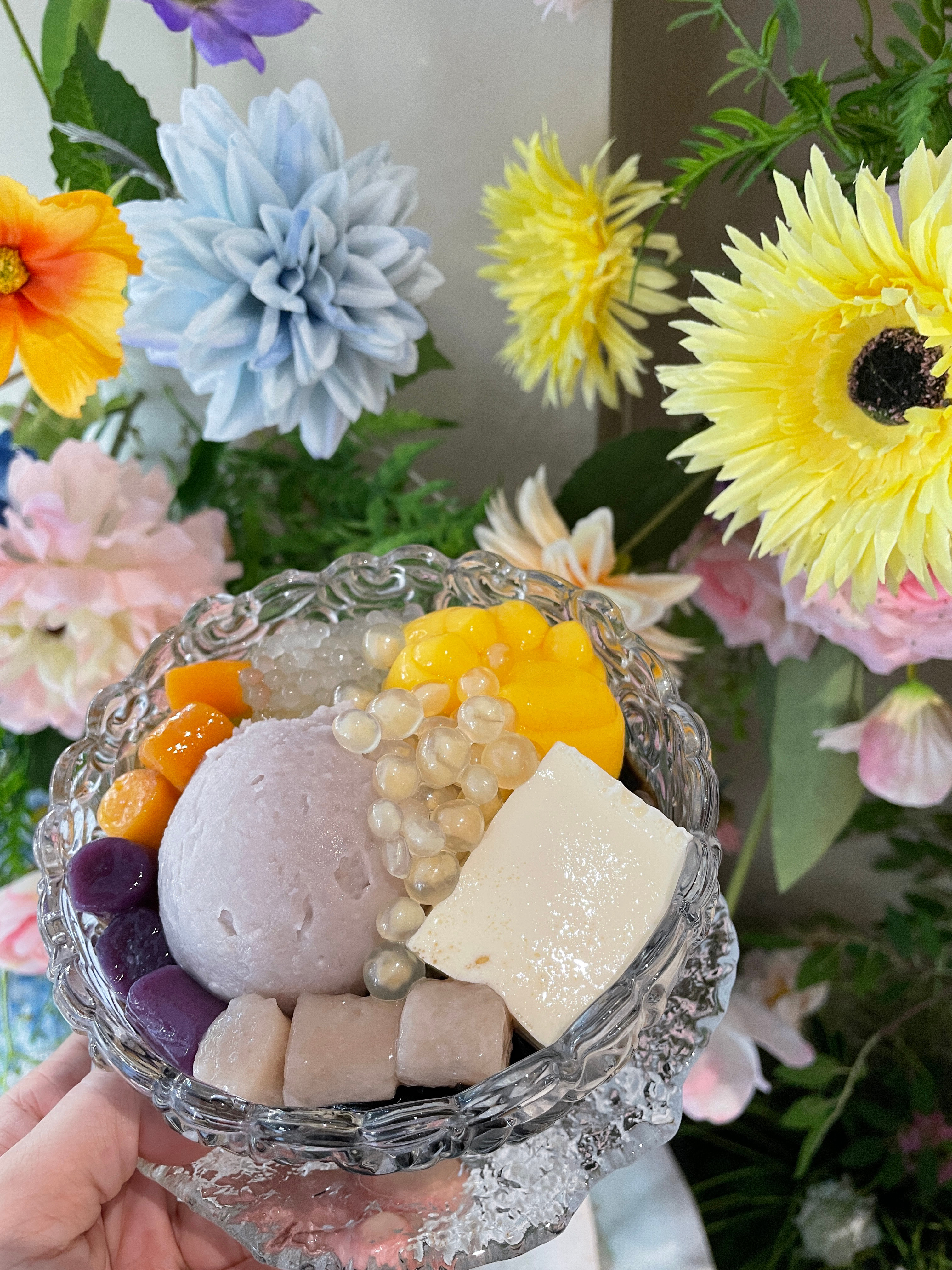 想吃了很久的芋泥饱饱碗！（收假第一天当然要吃点甜的“哄自己”上班[泪]）料如其名