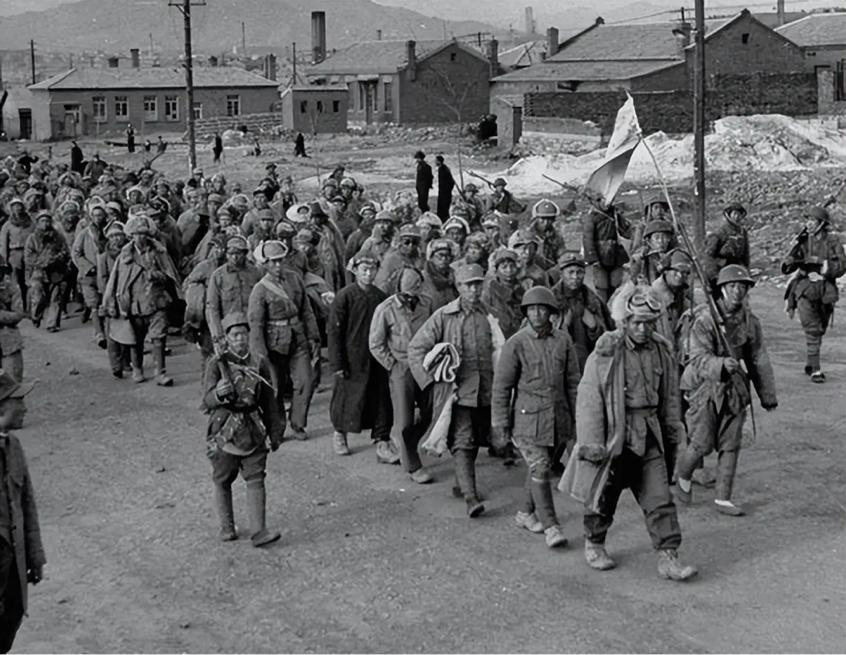 1947年国军师长要将关押的地下党全部杀害，少将知道后劝说：手下留情。1947年